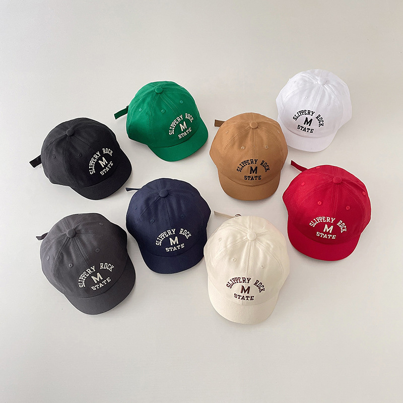Nowa, codzienna czapka z daszk – Embroidery Simple recenzja i cena