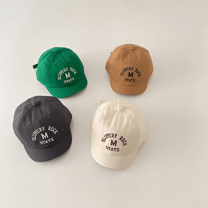 Nowa, codzienna czapka z daszk – Embroidery Simple recenzja i cena