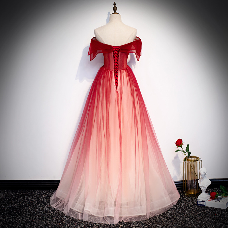 Sukienka na ramiączkach dla pa – Embroidery Red recenzja i cena