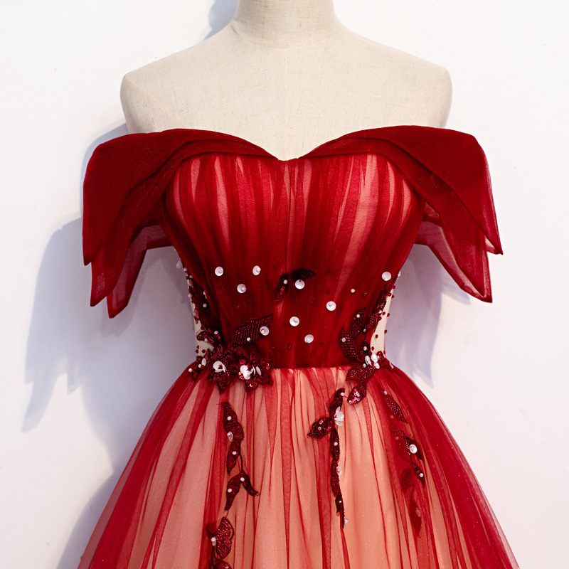 Sukienka na ramiączkach dla pa – Embroidery Red recenzja i cena