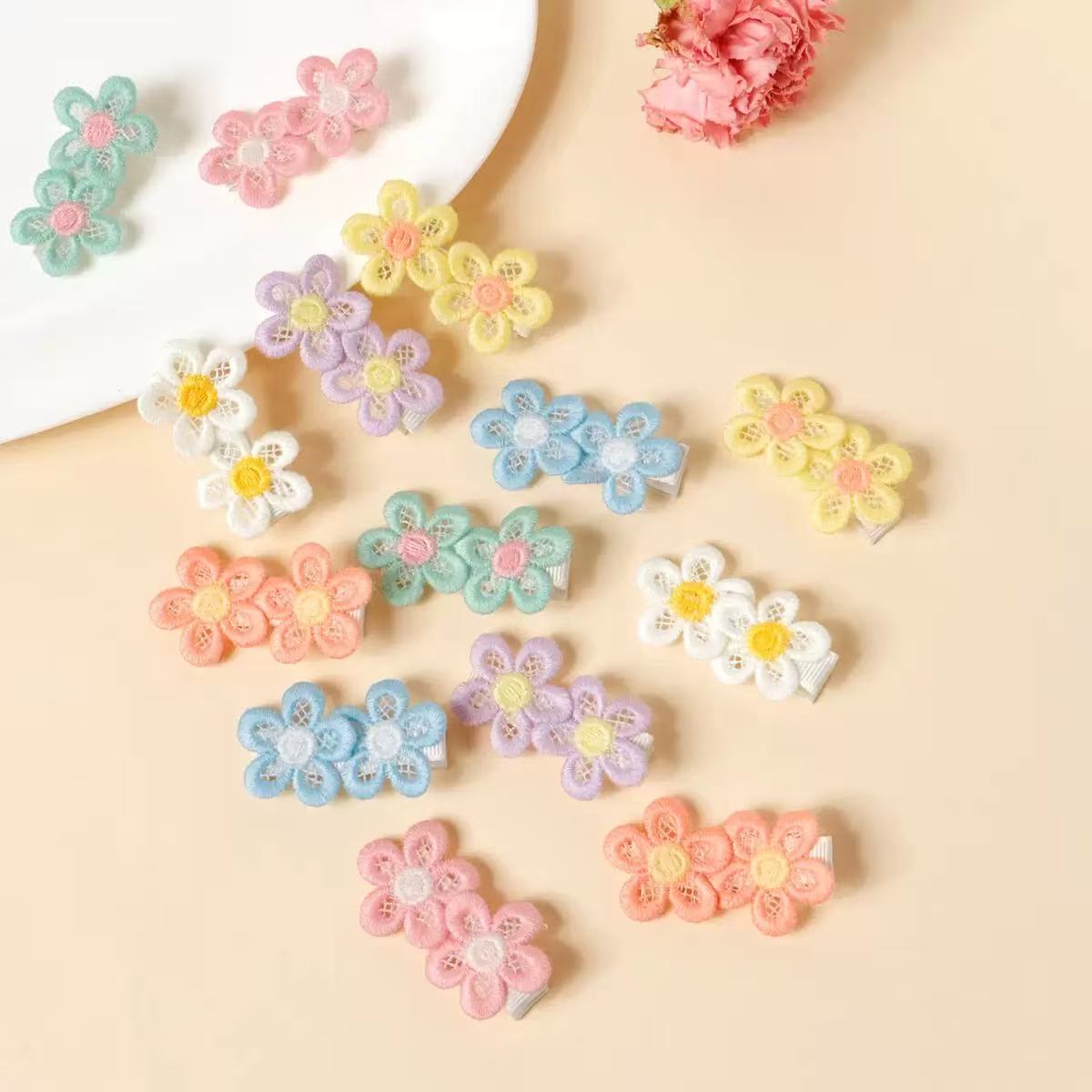 14 szt. Haftowane ozdoby do wł – Embroidery Daisy recenzja i cena